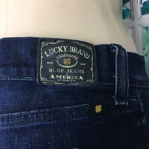 Lucky Brand Jeans - Lucky Brand Sofia Sweet’ N Straight Jeans 10/30 Lucky Brand Jeans - Lucky Brand Sofia Sweet’ N Straight Jeans 10/30